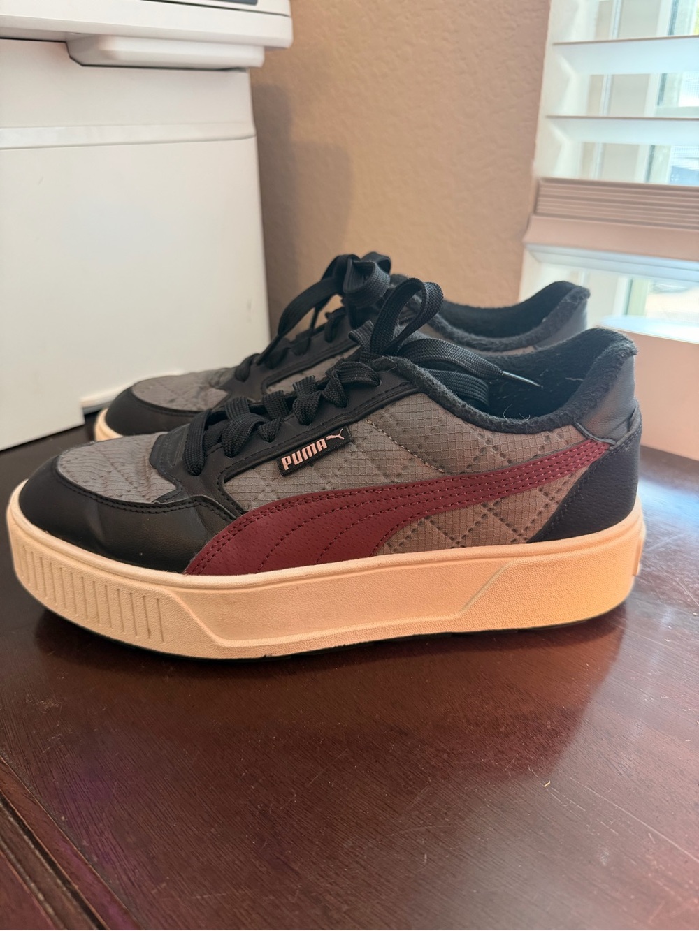 Women's Puma Platform size 10 Black & Burgundy Casual Sneakers